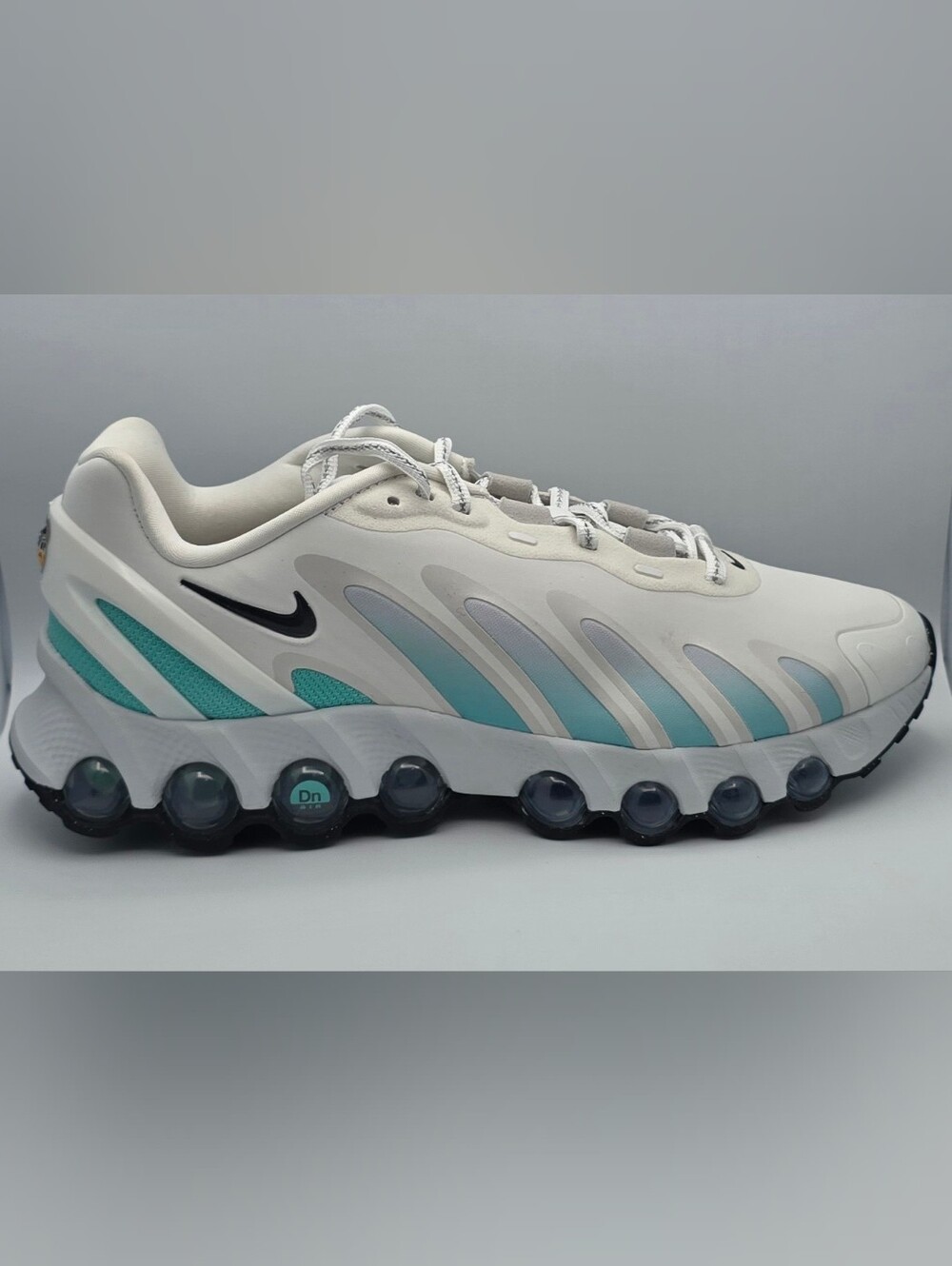 Nike Air Max Dn8 Womens 8  White with Aqua and Black Accents Running Sneakers